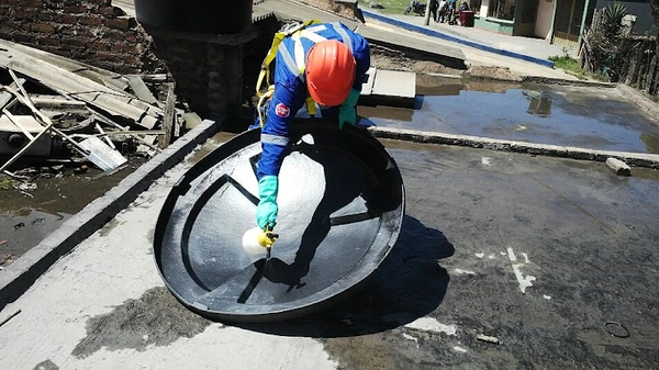 LAVADO Y DESINFECCIÓN DE TANQUES DE ALMACENAMIENTO DE AGUA POTABLE
